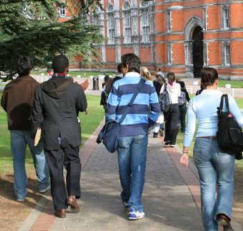 Students walking on a college campus